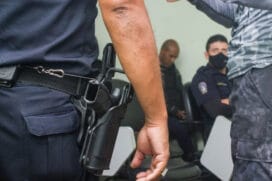 GCM recebe clínica de preparo para combate aproximado em São Vicente