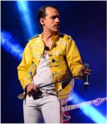 Queen Cover volta ao Praiamar Shopping em comemoração ao aniversário do empreendimento