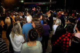 'Baile na Praia' volta após 25 meses sem som na orla