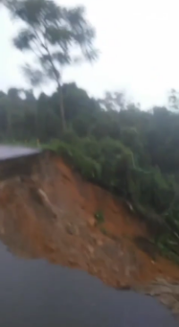 Cratera se abre e engole parte da pista da Rio-Santos; veja vídeo