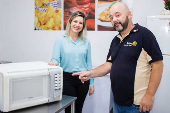 Fundo Social de Solidariedade recebe doação de equipamentos de cozinha do Rotary Club de SV