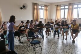 Qualificação profissional para mulheres do Cras, em Guarujá