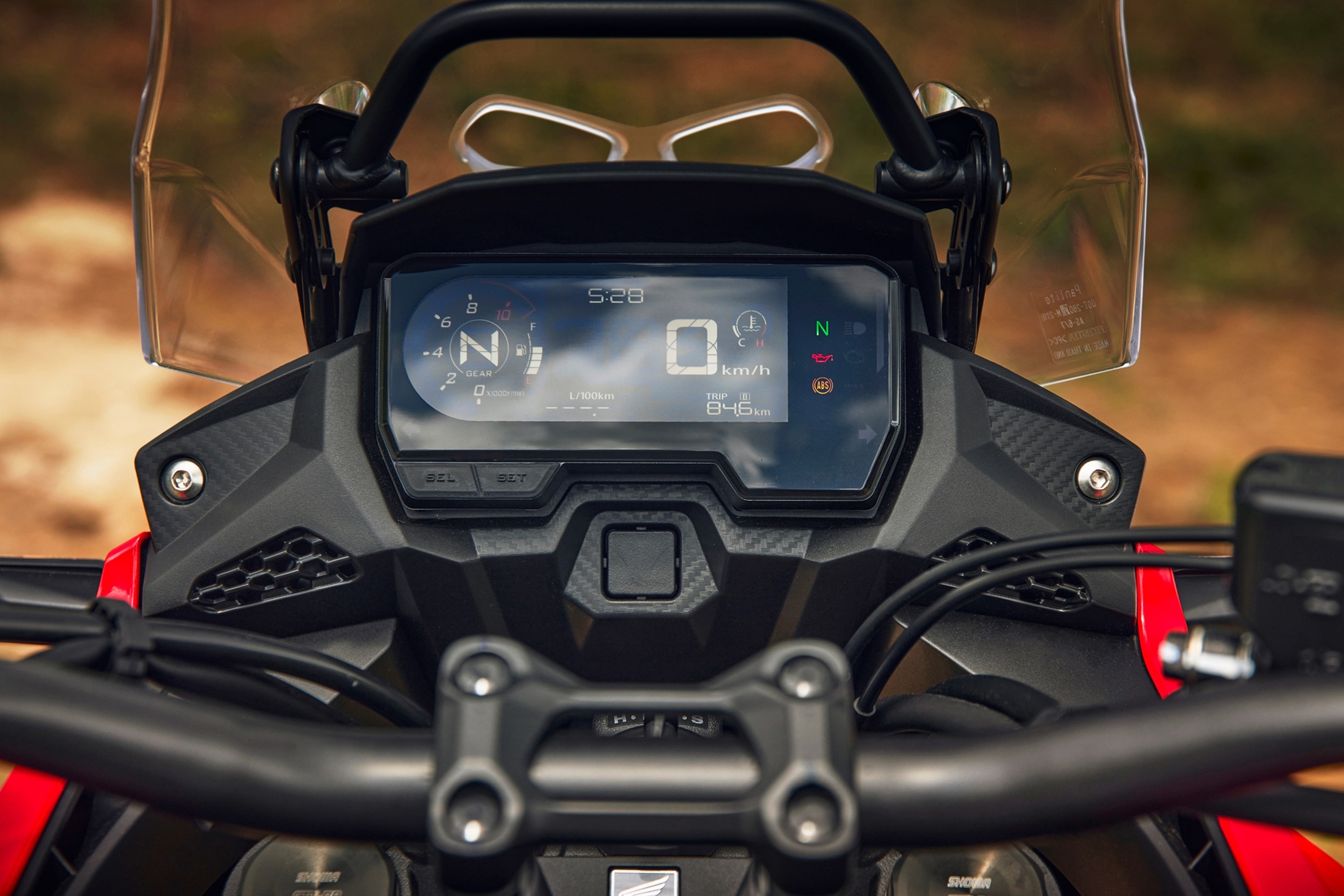 A CB 500F e a CB 500X 2023 têm garantia de três anos, sem limite de quilometragem, e chegam às concessionárias de todo o Brasil a partir deste mês