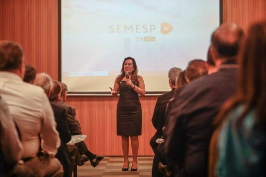 Para Lúcia, participar da Conferência Mundial de Educação Superior da Unesco é uma satisfação para a direção do Semesp