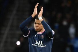 Aos 23 anos, Mbappé assinou extensão do vínculo até 2025