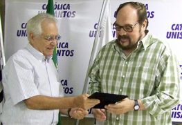 O professor Ouhydes Fonseca ao lado do crítico de cinema Rubens Ewald Filho