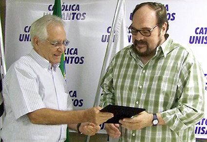 O professor Ouhydes Fonseca ao lado do crítico de cinema Rubens Ewald Filho