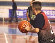 Poliesportivo inicia a noite com as semifinais do basquete masculino