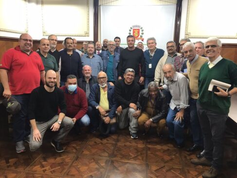 Santos debate desestatização do porto com operadores e trabalhadores