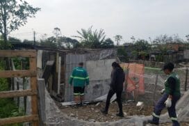 Duas construções irregulares em área congelada no Bairro Ribeirópolis são demolidas