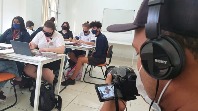Estudantes da rede pública de Santos gravam programa do STF de combate às fake news
