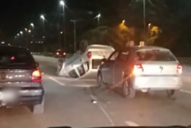 Motorista sobrevive a capotamento na Rodovia Cônego Domênico Rangoni