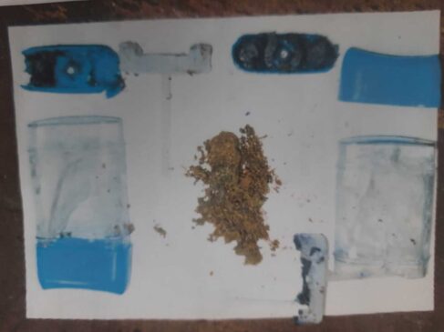 Frasco de desodorante com drogas