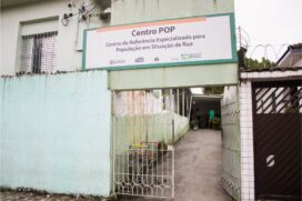 Pedreiro acolhido pelo Centro POP de São Vicente sai das ruas e dá a volta por cima
