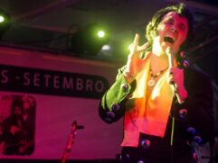 Erik está no ramo musical há cerca de 20 anos e personifica o Rei do Rock há 10 anos no projeto 'Elvis na sua festa'