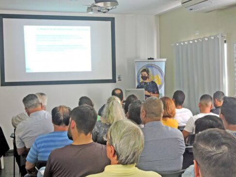 Técnicos discutem propostas sobre as leis de zoneamento em Itanhaém