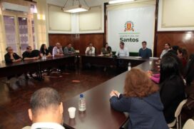 Moradores e prefeito debateram situação e possibilidade de despejo de 70 famílias
