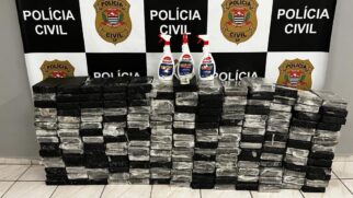 Quadrilha é presa em flagrante com mais de 200 quilos de cocaína, em Santos