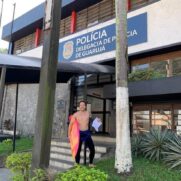 Surfista desce a serra e tem carro furtado em Guarujá