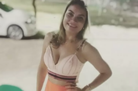 Homem mata ex-mulher a facadas, avisa amigo sobre crime e foge