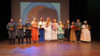 mulheres recebem homenagem