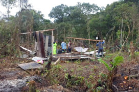 Prefeitura derruba barraco em PG