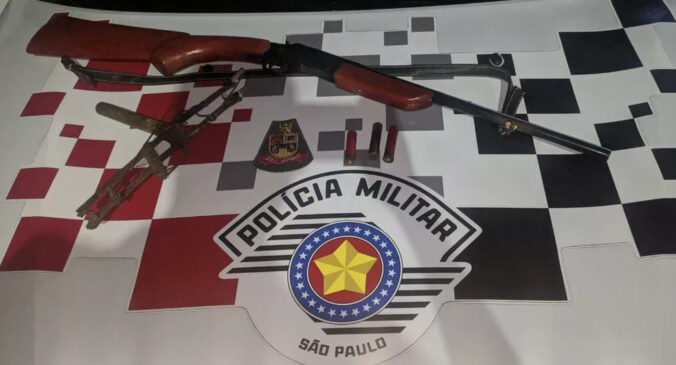 Armas apreendidas na casa do autor