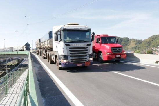 Atualmente, os terminais do Porto marcam um horário no agendamento com a SPA e têm limite de até cinco horas para receber veículos rodoviários com carga solta ou conteinerizada