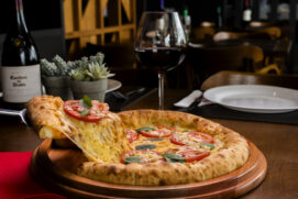Na Pizza Prime, o retorno do investimento se dá entre 18 e 36 meses e a média mensal de faturamento é de R$ 170 mil