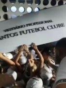 Clima fica tenso na Vila Belmiro após eliminação do Santos na Copa Sul-Americana; vídeo