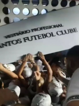Clima fica tenso na Vila Belmiro após eliminação do Santos na Copa Sul-Americana; vídeo