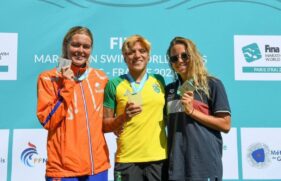A nadadora da Unisanta marcou 2h0m33 e ficou em primeiro lugar