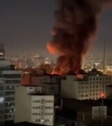 Incêndio atinge imóveis comerciais na região da rua 25 de Março, em SP
