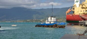 Comandante de rebocador do Departamento Hidroviário salva tripulação de lancha à deriva em São Sebastião