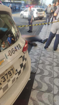 Segurança de padaria é baleado em Santos após ser confundido com PM; vídeo
