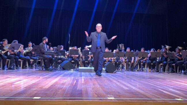 Santos e Mongaguá receberão o espetáculo Elis75 - o Show