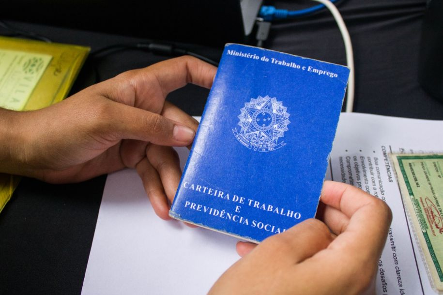 No interior, há 7.131 vagas disponíveis, e no litoral, 274.