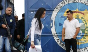 Monique Medeiros deixa a prisão