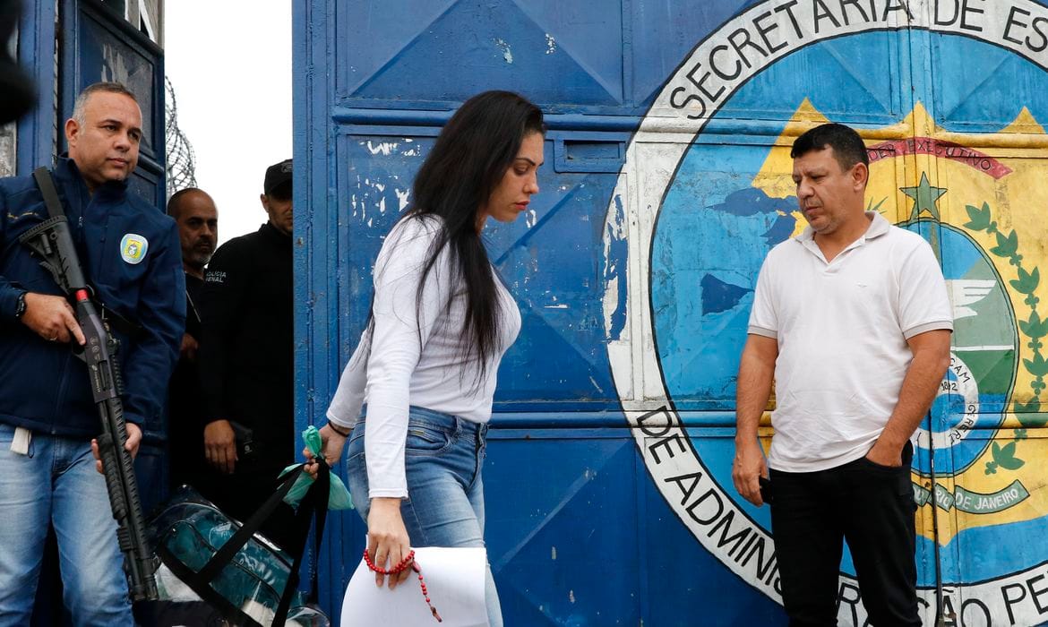 Monique Medeiros já deixou a prisão anteriormente/Reprodução