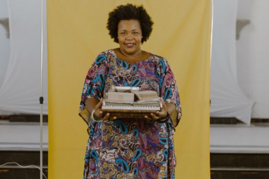 Luciana da Cruz - artesã e idealizadora da Afro Santos Criativa e FeirAfro - e fundadora do Coletivo AfroTu, coletivo de afroempreendedores da Baixada Santista