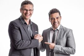 O cantor Zezé Di Camargo com o proprietário da RA Gomes Pacheco, Thiago Pacheco