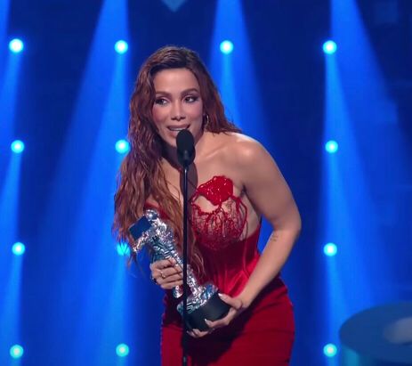 Anitta leva prêmio de clipe de música latina no VMA