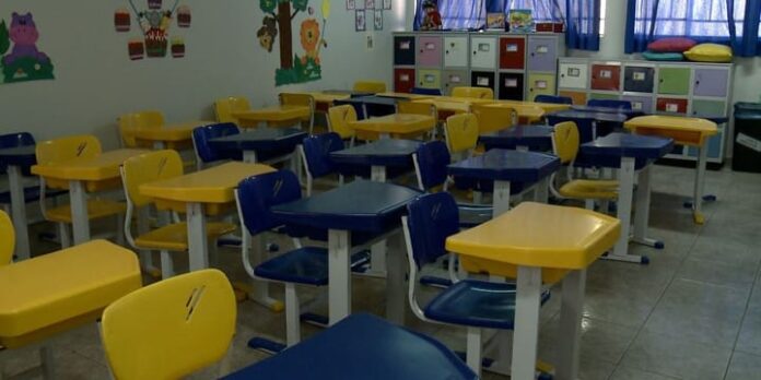 Fim do ano chegando e junto com ele o período de renovação de matrícula nas escolas e do reajuste das mensalidades
