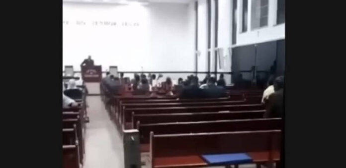 O culto seguir normalmente após o crime