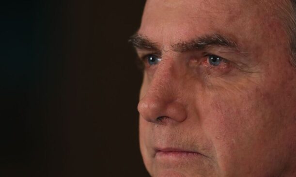 O presidente participava de uma carreata durante as declarações transmitidas pela emissora