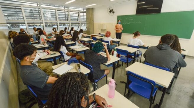 A gestão Ricardo Nunes (MDB) vai municipalizar 50 escolas, na capital paulista, que estão sob a responsabilidade do governo estadual de Tarcísio de Freitas (Republicanos)