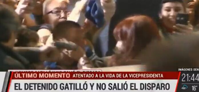 Momento do possível atentado contra Crisina Kirchner