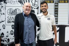 Santos renova com Camacho até 2023
