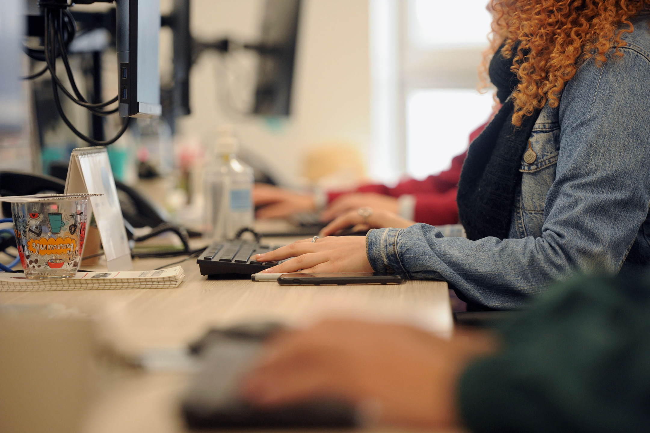 Pesquisa aponta que as empresas que adotaram semana de quatro dias também tiveram ganhos de produtividade e receita