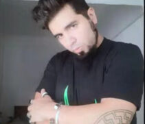 O filho dele, Fernando Andrés Sabag Montiel, 35, foi preso logo após puxar o gatilho de uma pistola Bersa calibre 32